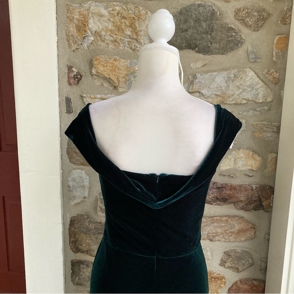 Revelry Bardot Velvet Fit and Flare Off Shoulder Maxi Gown Dress Green - Picture 11 of 16